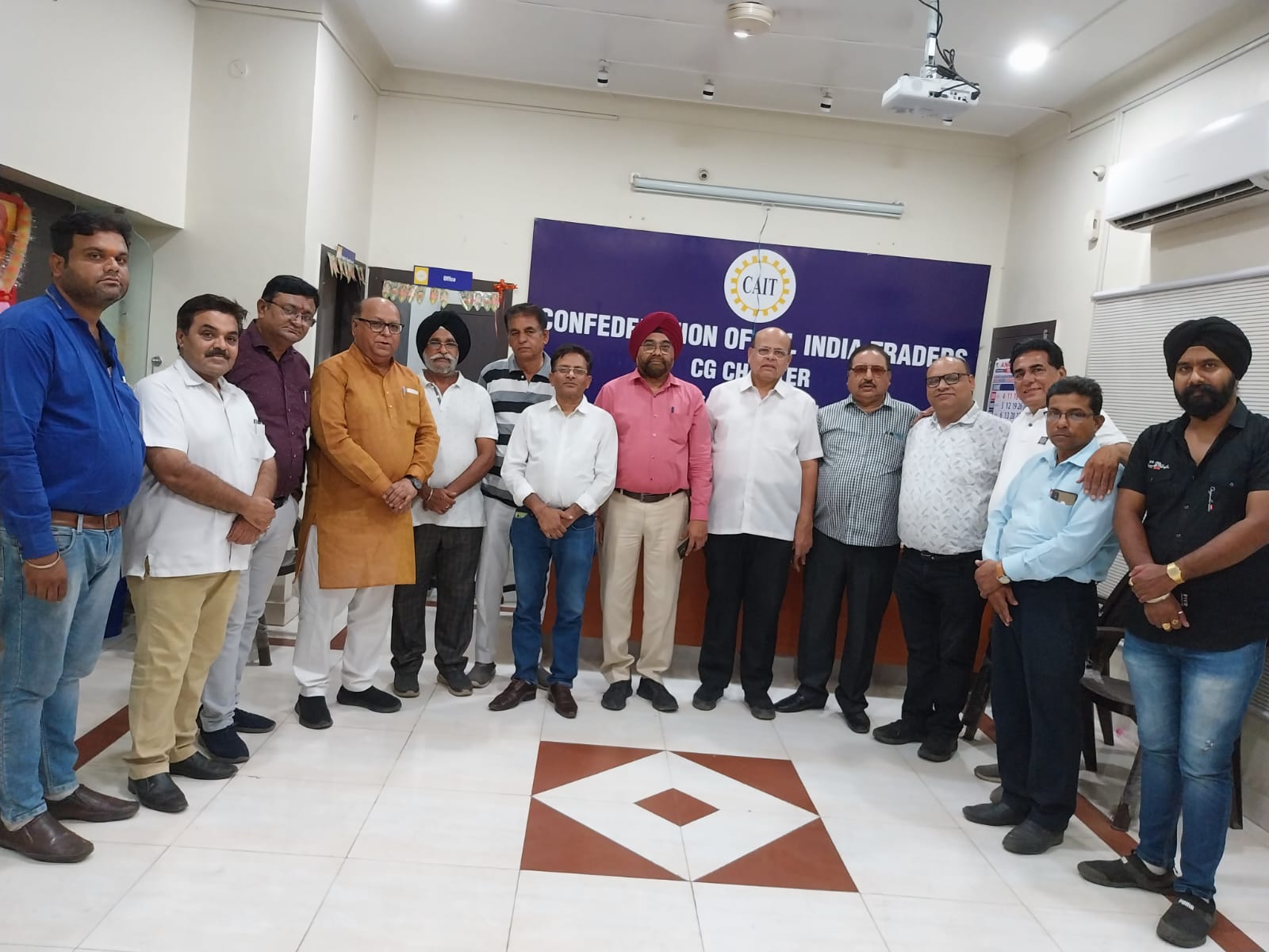 कैट 28 जून को व्यापारी दिवस मनायेगा - अमर पारवानी कैट के पदाधिकारियों की बैठक हुई