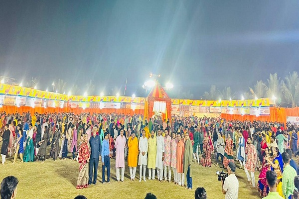  शक्ति एवं आराधना के महापर्व पर श्री दशा सोराठिया समाज रायपुर द्वारा आयोजित नवरात्रि महोत्सव में शामिल हुए प्रीतेश गांधी