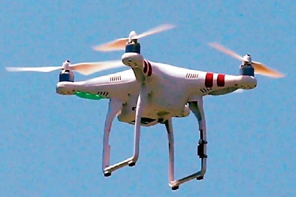 जम्मू में नियंत्रण रेखा के पास सैनिकों ने संदिग्ध पाकिस्तानी ड्रोन पर की गोलीबारी