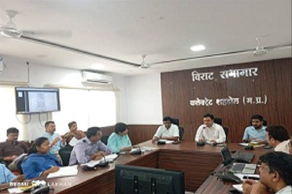 जल जीवन मिशन का कार्य तेजी से पूर्ण कराएं : कलेक्टर