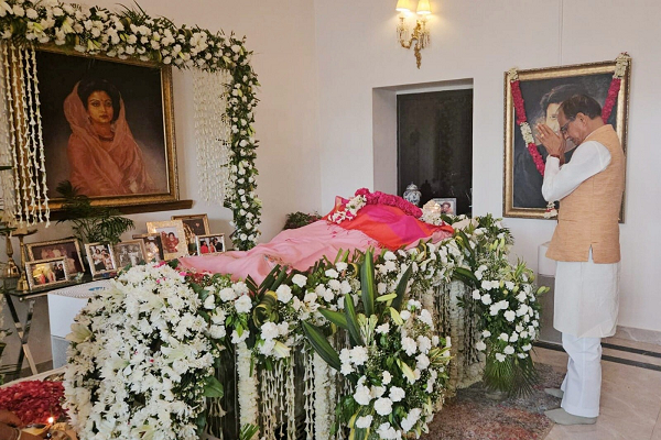 ज्योतिरादित्य सिंधिया की मां माधवी राजे का निधन, ग्वालियर में गुरुवार को होगा अंतिम संस्कार