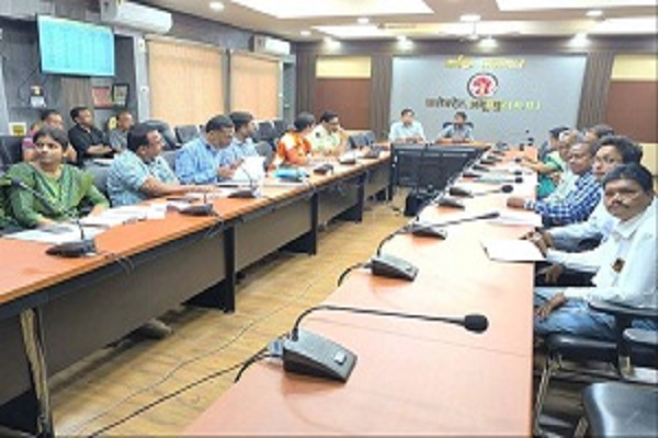 ड्रिप स्प्रिंकलर उपयोग हेतु कृषकों को करें प्रेरित- कलेक्टर