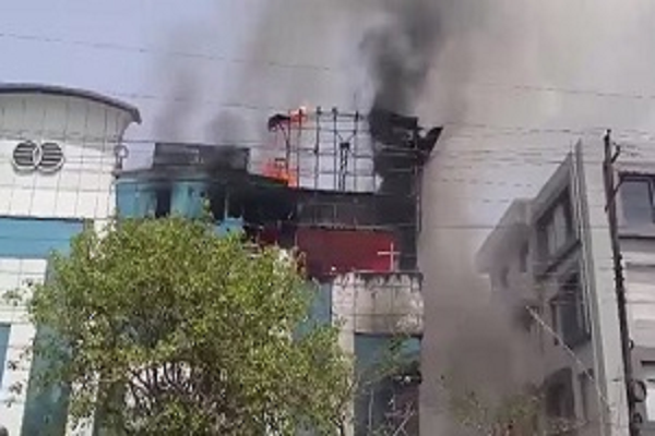 आईटी कंपनी की बिल्डिंग में लगी आग