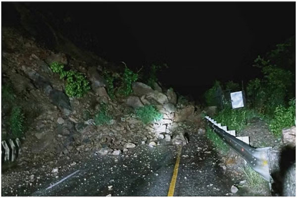 नेपाल में भूस्खलन में दो बसें त्रिशूली नदी में बहीं, सात भारतीयों समेत 65 लोग लापता