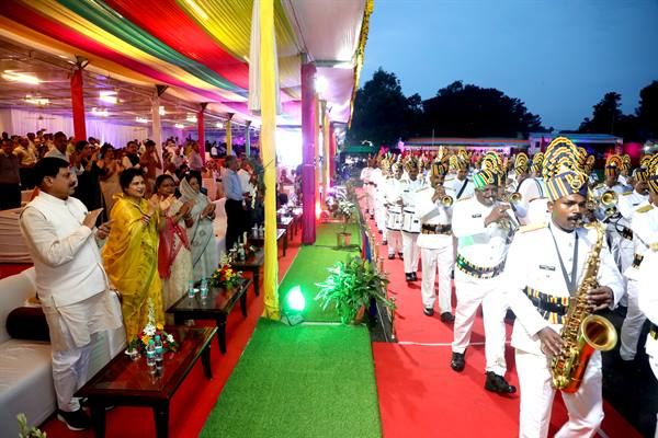 पुलिस बैंड जनता और पुलिस के बीच सहभागिता में वृद्धि कर उसे बनाता है सुदृढ़: डीजीपी श्री सक्सेना