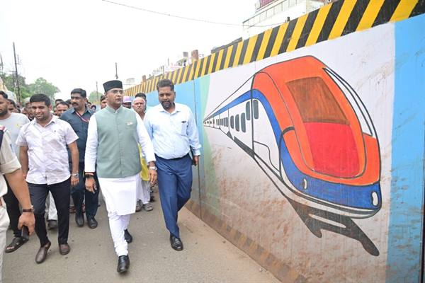 मंत्री श्री सारंग ने कहा कि भोपाल मेट्रो प्रोजेक्ट प्रथम फेज के अंतर्गत लगभग 30 किमी रूट प्रस्तावित है