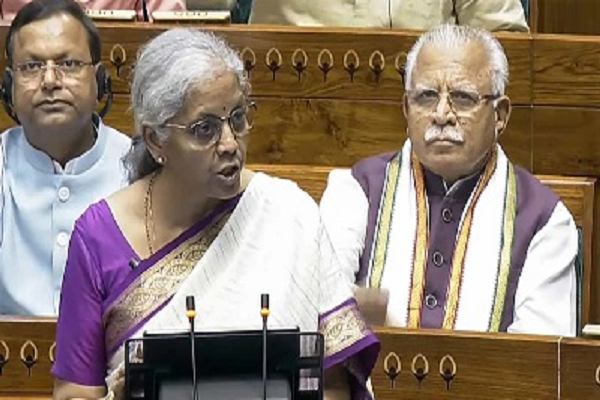 सत्ता हो विपक्ष, राजनीति तो स्वाभाविक है