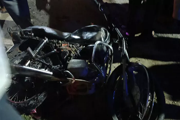 Bike Accident: रुड़की में दो बाइकों की भीषण टक्&zwj;कर, एक की दर्दनाक मौत व चार घायल अस्&zwj;पताल में भर्ती