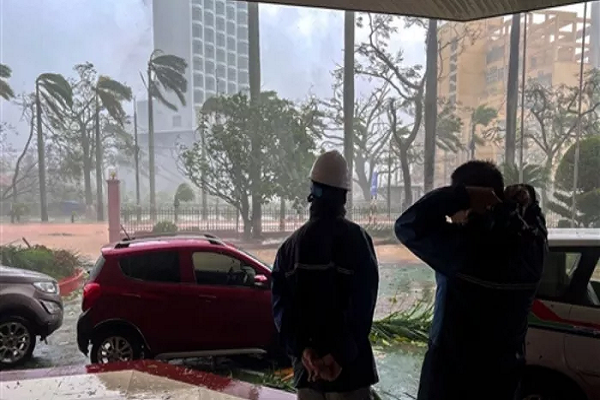 चीन में 'यागी' तूफान से हाहाकार, दो की मौत और 92 लोग घायल; रेड अलर्ट जारी