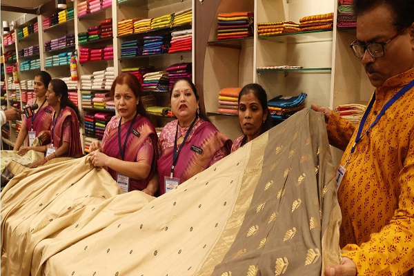 250 साल पुराना है महेश्वरी साड़ी का इतिहास, चंदेरी साड़ी में होते हैं तीन तरह के फैब्रिक्स