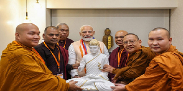 बौद्ध नेताओं ने पीएम मोदी से की मुलाकात, 'पाली' को शास्त्रीय भाषा का दर्जा दिए जाने के लिए जताया आभार