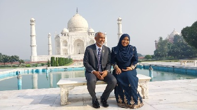 मालदीव के राष्ट्रपति डॉ. मोहम्मद मुइज्जू ने पत्नी संग किया ताजमहल का दीदार