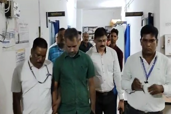 RTE प्रभारी 50 हजार की रिश्वत लेते रंगे हाथों गिरफ्तार...