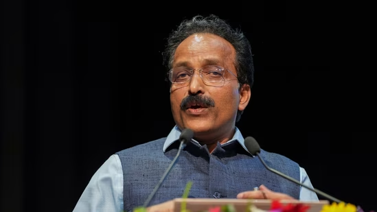 मिशन गगनयान के लॉन्चिंग का आ गया नया टाइम, इसरो चीफ सोमनाथ ने बताई एक-एक बात