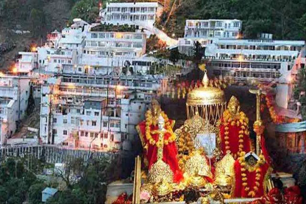 माता वैष्णो देवी मार्ग में लगी आग, चार दुकानें क्षतिग्रस्त