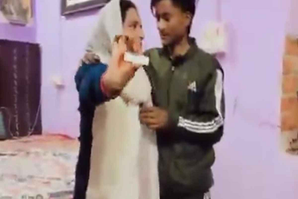 पांचवीं बार प्रेग्नेंट हुईं पाकिस्तानी भाभी सीमा हैदर: प्रेग्नेंसी किट सोशल मीडिया पर किया शेयर, सचिन से कहा- &lsquo;तुम फिर पापा बनने वाले हो&rsquo;