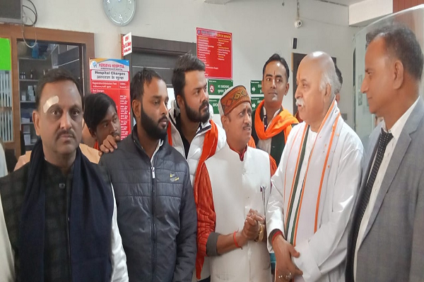 BJP के बागी नेता मनोज श्रीवास्तव से मिले डॉ. प्रवीण तोगाड़िया, सियासी समीकरणों में बदलाव की अटकलें, ढूंढे जा रहे कई मायने