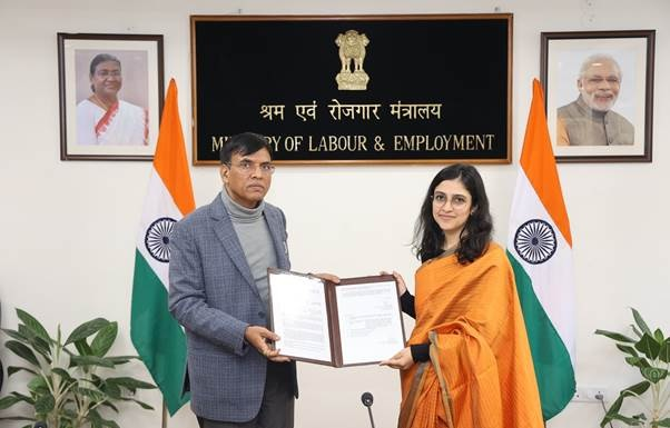 डॉ. मनसुख मांडविया ने 34 नवनियुक्त श्रम प्रवर्तन अधिकारियों को दिए नियुक्ति पत्र