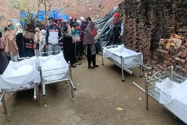 लखनऊ हत्याकांड: उधारी के पैसों से जनाजे का 'सफर'... संभल में चंदा जुटाकर दफनाए गए अरशद की मां और चारों बहनों के शव