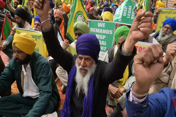 खनौरी बाॅर्डर पर &ldquo;किसान महापंचायत&rdquo; कल, देश के कोने-कोने से पहुंच सकते हैं लाखों किसान