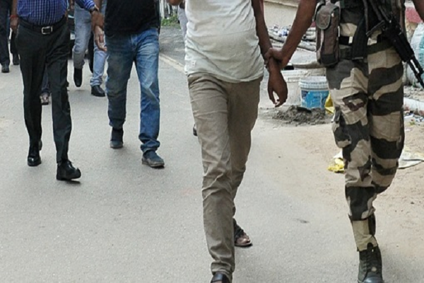 मसाज पार्लर पर हमला, 14 आरोपी गिरफ्तार