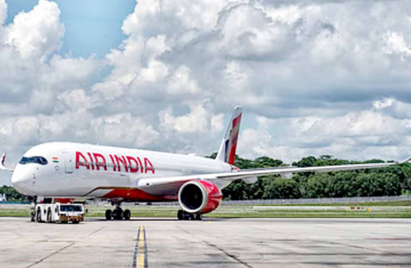 मुंबई से दुबई जाने वाली एयर इंडिया की फ्लाइट 5 घंटे देरी से रवाना, यात्रियों ने जताई नाराजगी