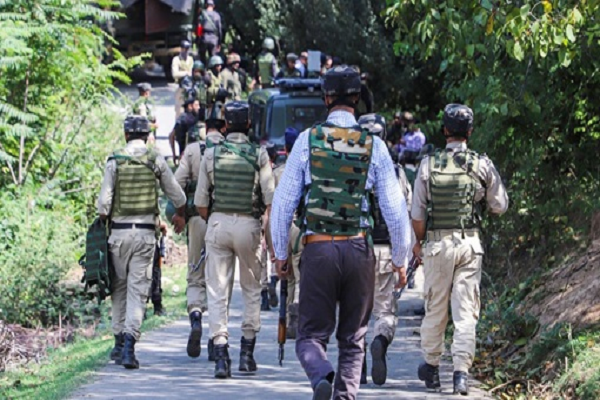 जम्मू-कश्मीर के डोडा में सुरक्षा बलों का तलाश अभियान जारी