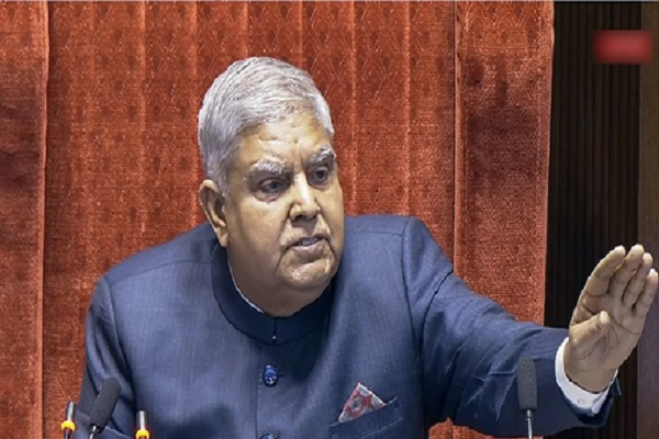 बधिर-दृष्टि बाधित लोगों के प्रति अत्यधिक संवेदनशील बनें और उन्हें मुख्यधारा में लाएं: उपराष्ट्रपति