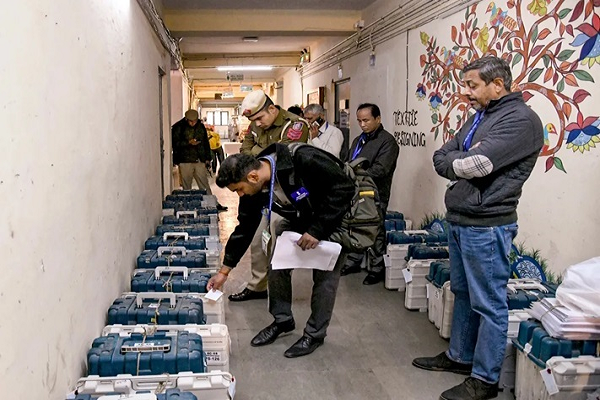 नौ बजे तक 11 फीसदी मतदान, इरोड के 237 मतदान केंद्रों पर वोटिंग जारी