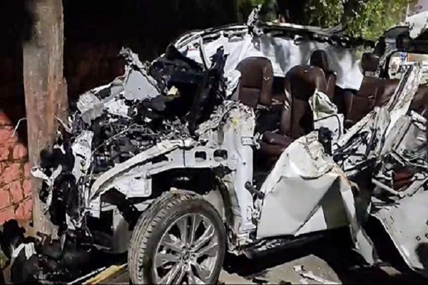 रोडवेज बस की चपेट में आने से दो युवकों की मौत