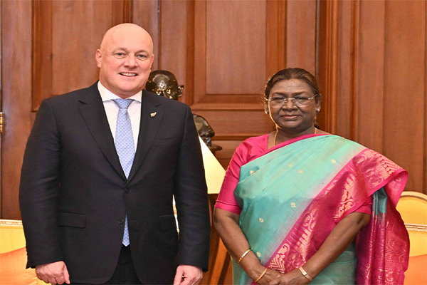 न्यूजीलैंड के प्रधानमंत्री लक्सन ने मुर्मु से की मुलाकात