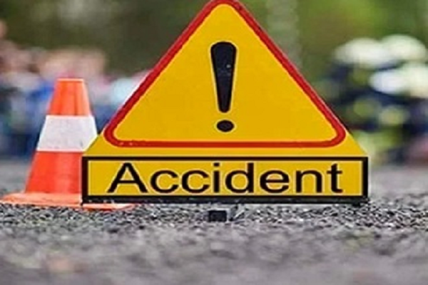 सड़क हादसे में पुलिस अधिकारी की मौत