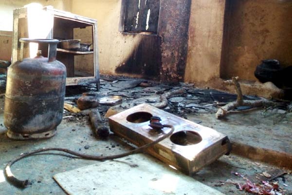 दिल्ली के मनोहर पार्क इलाके में सिलेंडर में लगी आग, घर में मौजूद मासूम भाई-बहन की जलकर मौत