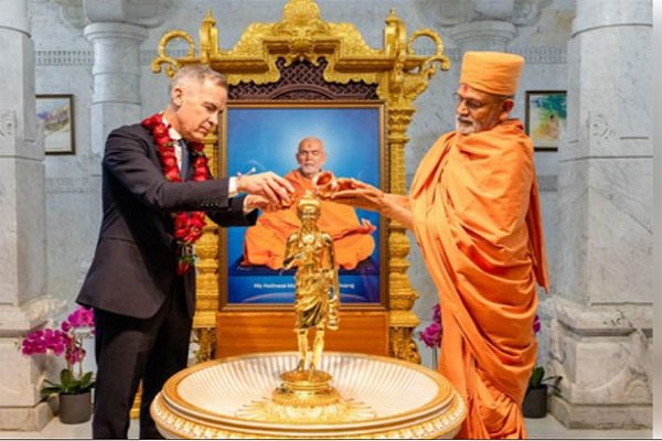 कनाडा के प्रधानमंत्री ने स्वामीनारायण मंदिर में की पूजा अर्चना