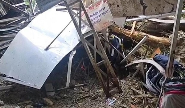रियासी में वैष्णो देवी मंदिर जाने वाले पुराने मार्ग पर भूस्खलन