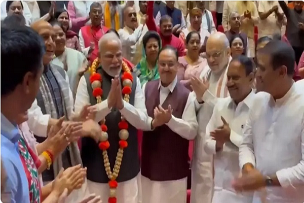 PM मोदी का सम्मान: ऑपरेशन सिंदूर की सफलता पर प्रस्ताव पारित
