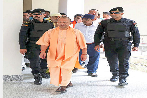 जाति और धर्म आधारित आदेश पर सीएम योगी नाराज, अधिकारी को किया सस्पेंड