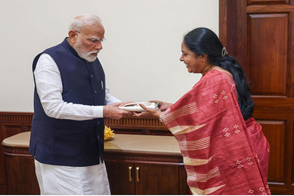 भाजपा महिला मोर्चा की राष्ट्रीय अध्यक्ष वनथी श्रीनिवासन ने प्रधानमंत्री मोदी से की मुलाकात