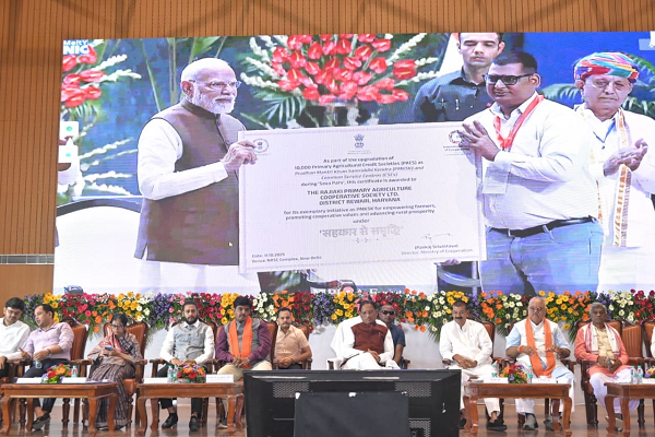  प्रधानमंत्री श्री नरेन्द्र मोदी ने किसानों के लिए 41 हजार करोड़ रूपए से अधिक की दो नई योजनाओं का किया शुभारंभ