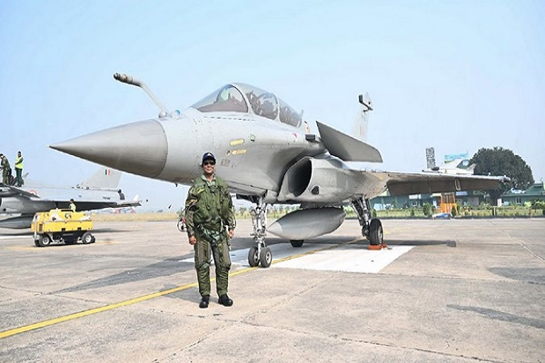 राष्ट्रपति मुर्मू ने राफेल में भरी उड़ान, कहा- अविस्मरणीय अनुभव