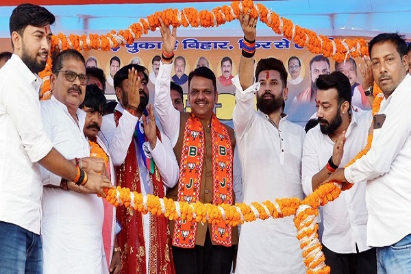 भाजपा का प्रवासी ऑपरेशन, बिहार का चुनाव मुंबई-दिल्ली-खाड़ी देशों तक लड़ा जा रहा