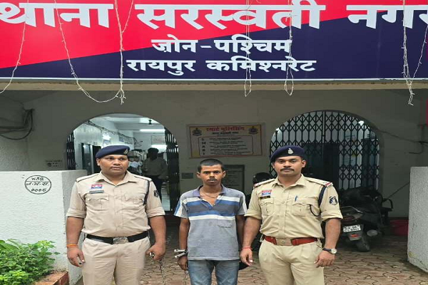 गुस्से में स्कूटर फूंकी, बचाने दौड़ा दोस्त जिंदा जल गया, आरोपी गिरफ्तार