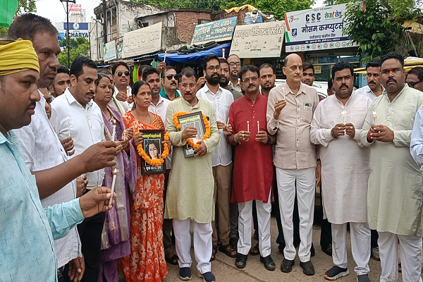 मुंगेली - छात्र समुदाय के समर्थन में भारतीय राष्ट्रीय कांग्रेस के आह्वान पर 22 जुलाई 2026 की शाम जिला मुख्यालय मुंगेली में कांग्रेस कार्यकर्ताओं ने विरोध-प्रदर्शन किया