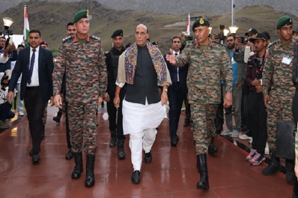 कारगिल विजय दिवस पर राजनाथ सिंह की पाकिस्तान को चेतावनी, कल्पना से परे होगा भारत का जवाब