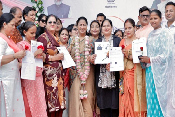 सीएम रेखा गुप्ता ने दिल्ली लक्ष्मी योजना पोर्टल किया लॉन्च, महिलाओं को अब मिलेंगे 2500 हर महीने