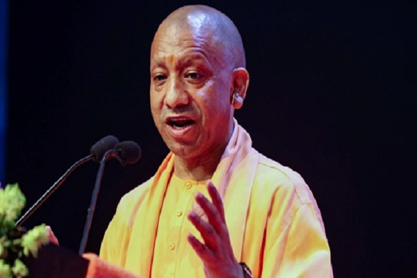 जिस गाड़ी में सपा का झंडा, समझो होगा उसमें कोई सपा का गुंडाःयोगी