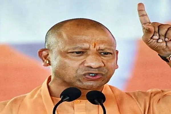 मुख्यमंत्री योगी आदित्यनाथ ने बांटे सरकारी नियुक्ति पत्र, बोले 6 माह में देंगे 1 लाख और नौकरियां