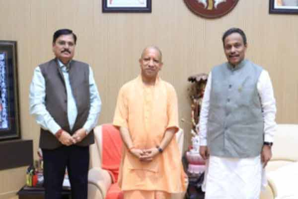 विनोद तावड़े ने संभाली यूपी की चुनावी कमान