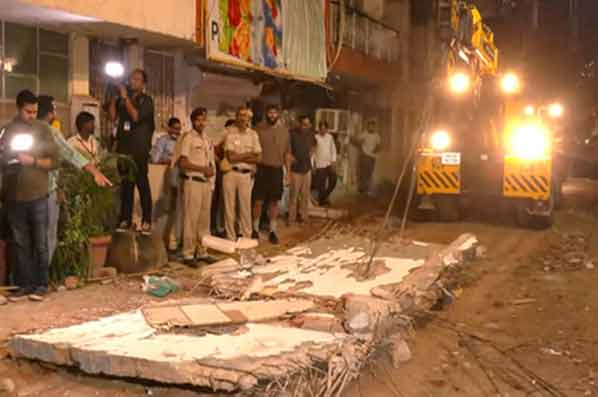 दिल्ली के सत्य निकेतन में इमारत गिरने से मरने वालों की संख्या 6 हुई