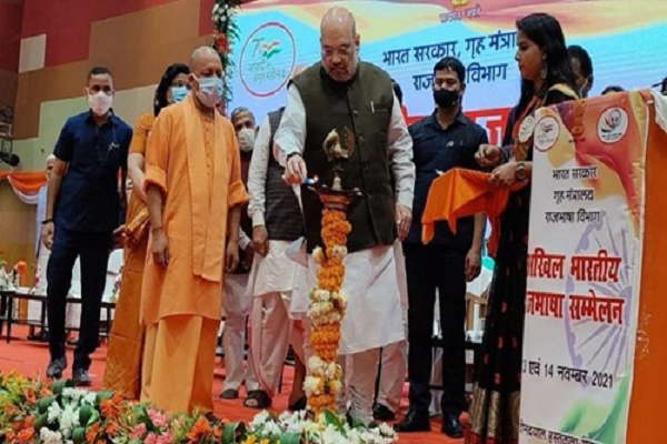 अमित शाह ने सरकारी कामकाज में बढ़ाई हिंदी की पैठ, तकनीक और अनुवाद पर दिया जोर